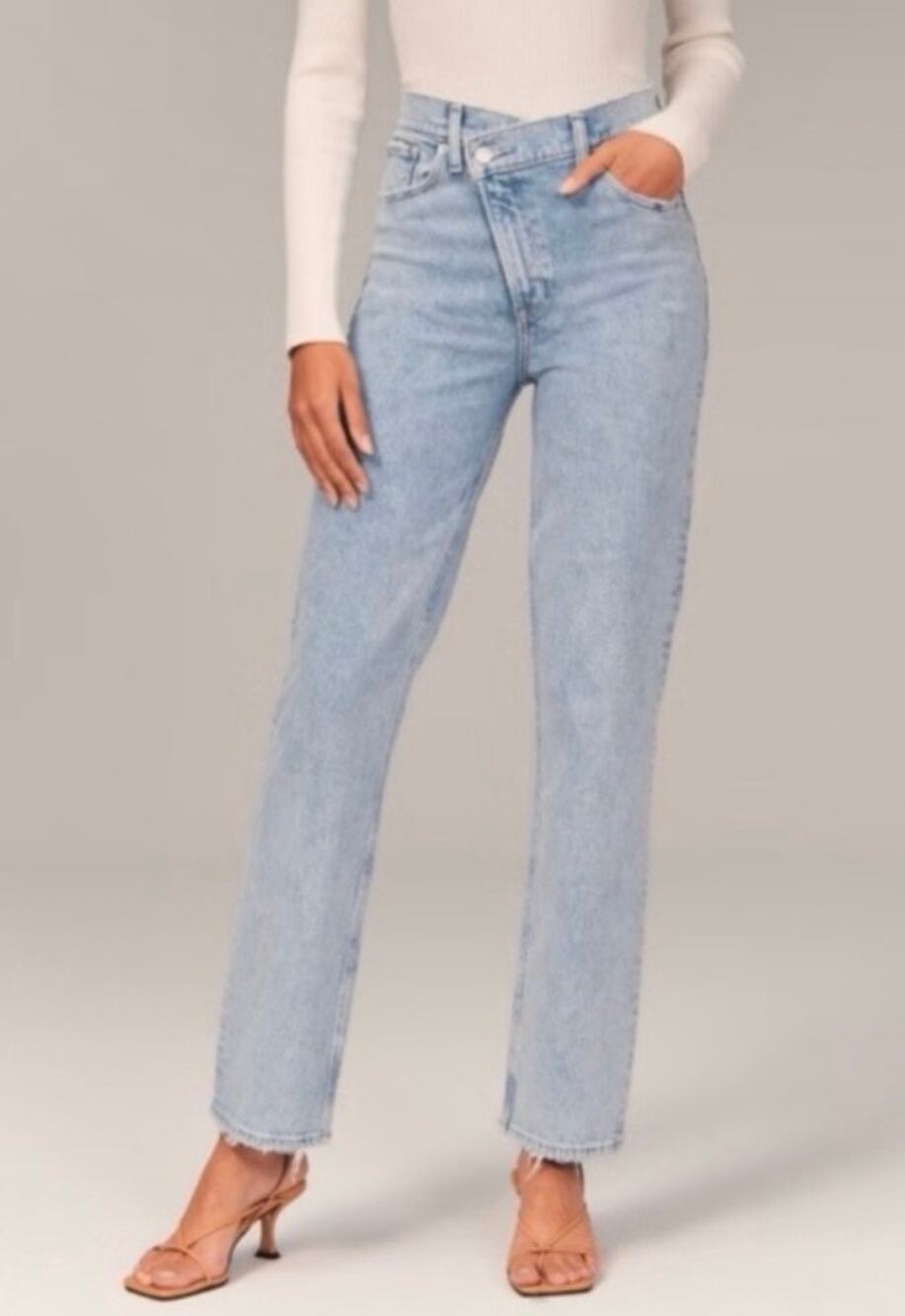 Abercrombie & Fitch 90s Straight Jeans 32 Ultra High Rise Light Wash Denim